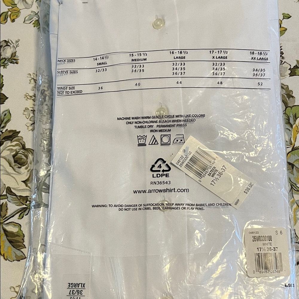 Arrow Men's Classic White Dress Shirt - Picture 4 of 4